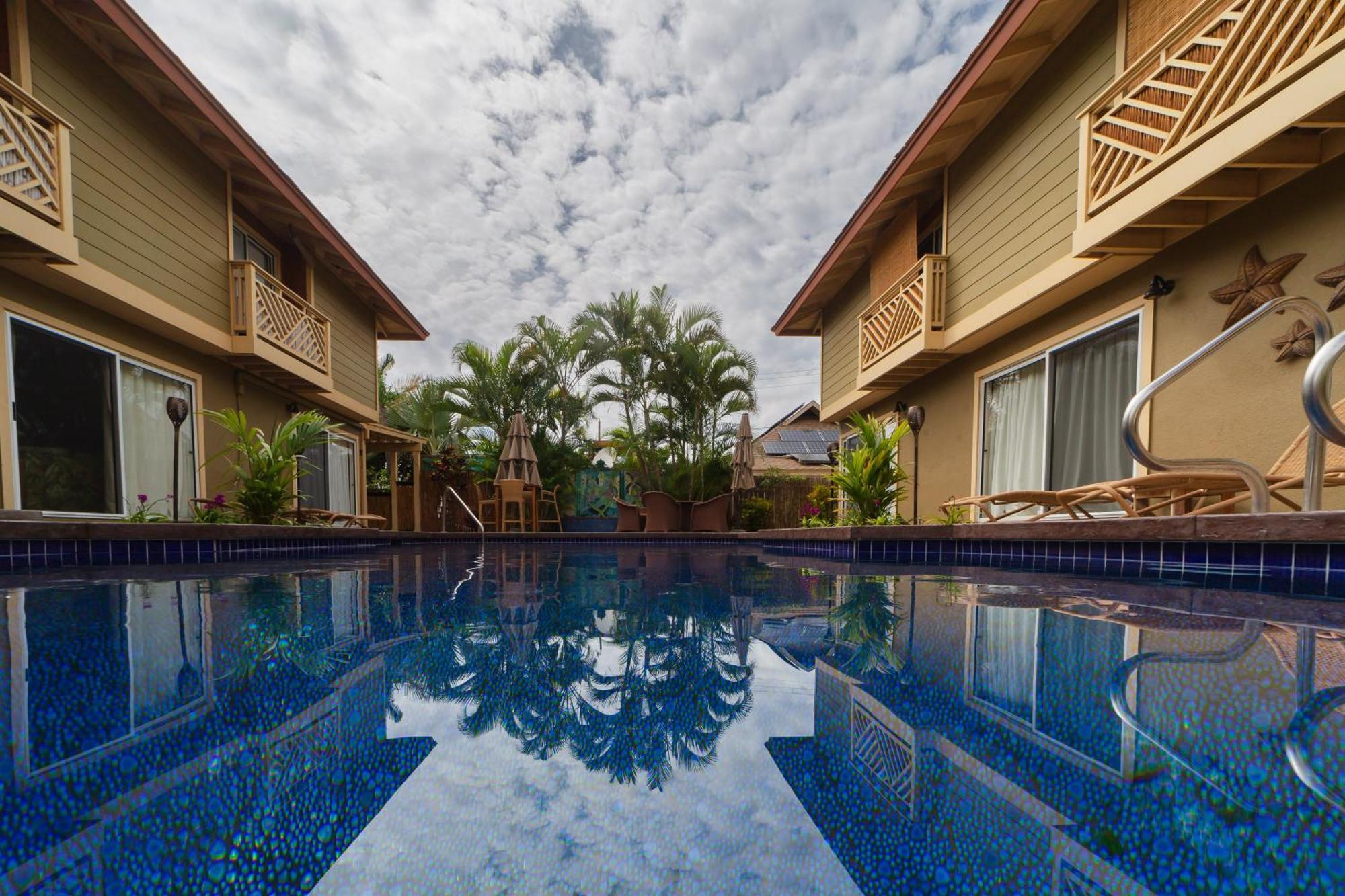 Plumeria Suite, 2-Bedrooms, Sleeps 6, Pool & Bbq, Pre-Renovation Summer Sale Kihei Buitenkant foto